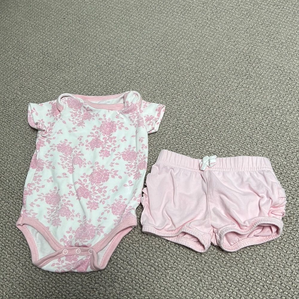 🍭4/$20 Duck duck goose & jumping beans girl’s onesie and ruffle shorts set 9 m